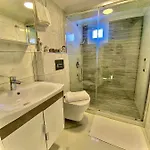 Port Mansion 马尔马里斯