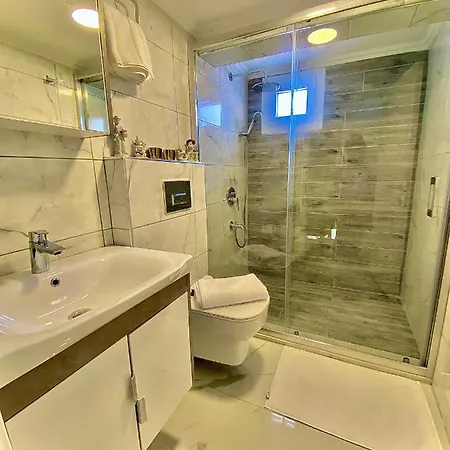 Port Mansion 马尔马里斯