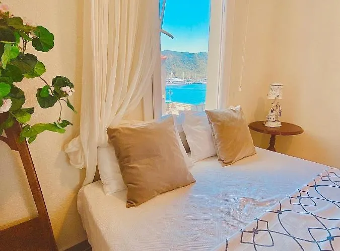 Port Mansion 아파트 말마리스